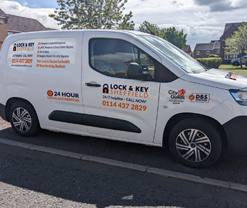 Lock & Key Sheffield van attending to a customer